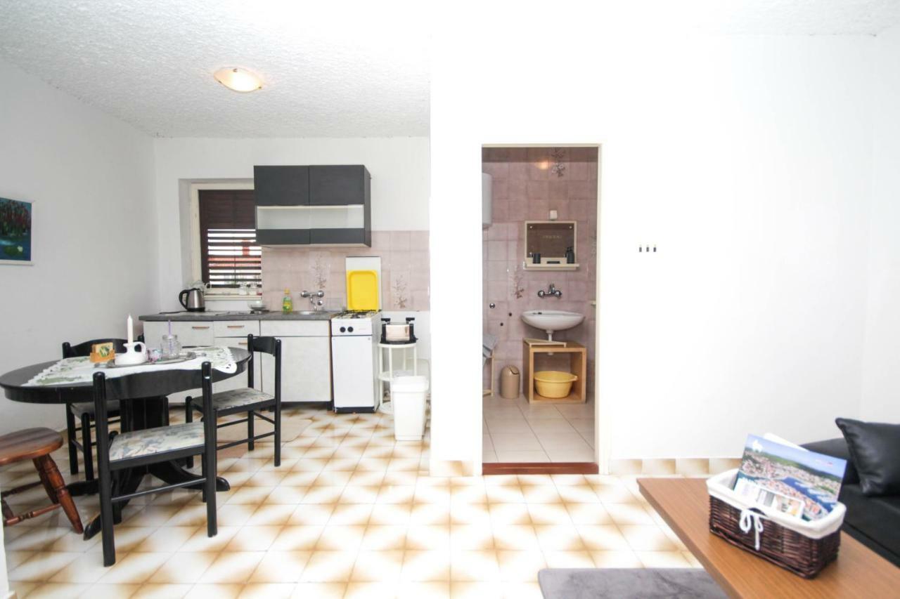 Tribunj Apartmani 外观 照片